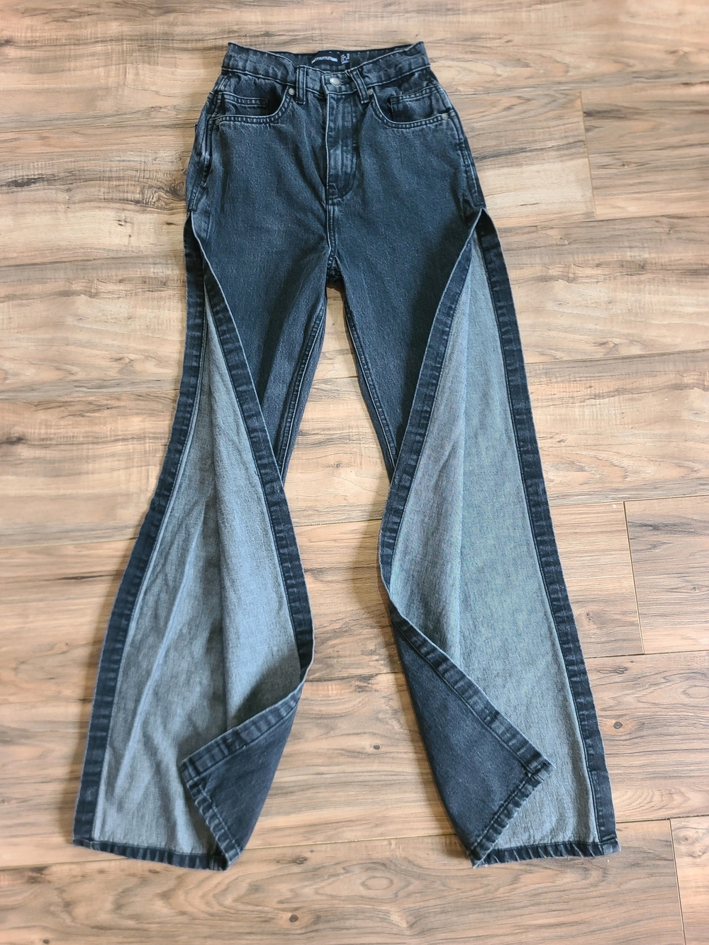 PrettyLittleThing Two-Tone Black Flared Jeans W/ High Side Splits Size 2 Tall